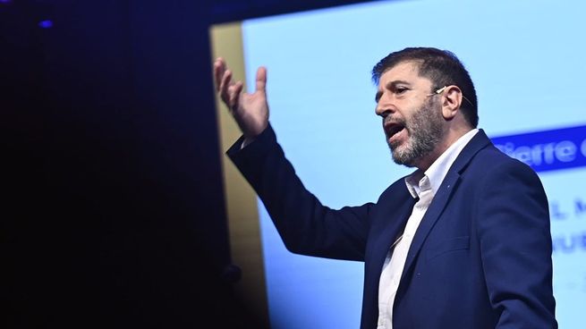El presidente del Frente Amplio, Fernando Pereira, aseguró que es triste lo que está pasando en Uruguay.