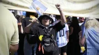 Los seguidores de Javier Milei esperan por la asunción.&nbsp;