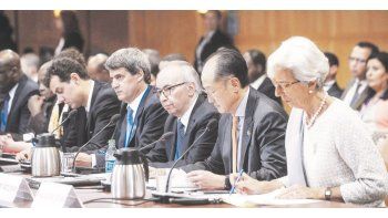 Agenda. Prat Gay participó ayer en Washington de los encuentros que forman parte de la Asamblea Anual del FMI y el BM, junto  a los titulares de ambos organismos, Christine Lagarde y Jim Young Kim.