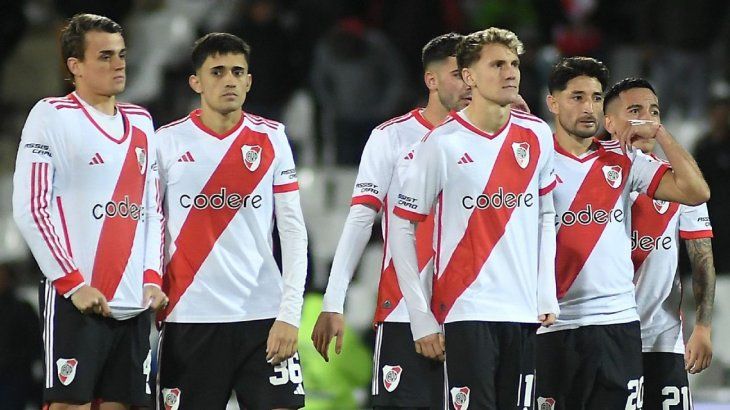 Rivere es un equipo con dos caras pasa de ser temido a ser temeroso. Después de dos goleadas en el torneo de La Liga Profesional, anoche quedó eliminado de la Copa Argentina ante Temperley.