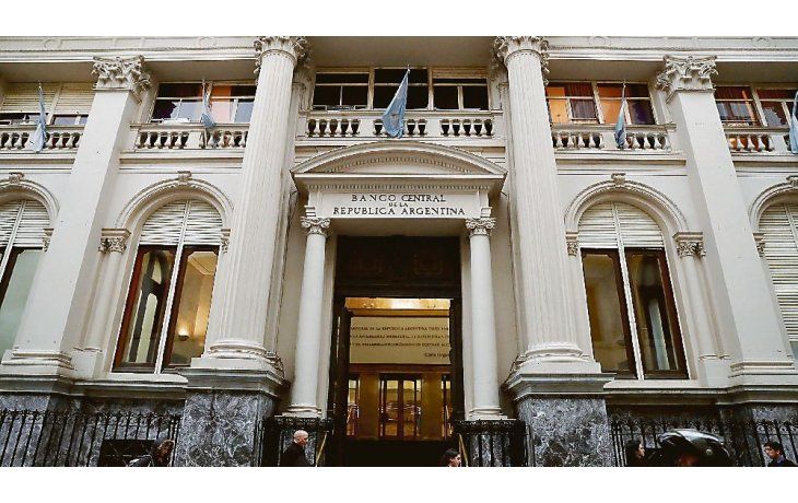 ámbito.com | Estrategia. El Banco Central toma fondos a tasas de interés muy altas. El mercado, librado a su propia dinámica, las derrumbaría muy fuertemente.