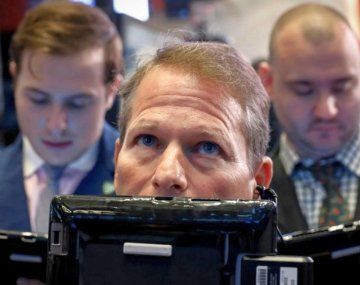 Wall Street sufrió una fuerte caída. Wall Street sufrió una fuerte caída.