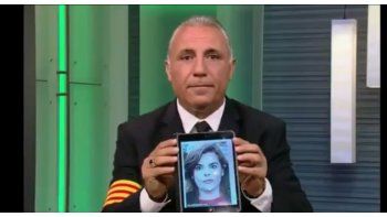 Hristo Stoichkov, denunció la intervención policial del domingo para frustrar el referendo en Cataluña que dejó más de 800 heridos y criticó con dureza al gobierno de España. En la imagen se lo vé con una foto de la vicepresidenta de España, Soraya Sáenz de Santamaría, a quien tildó de franquista.