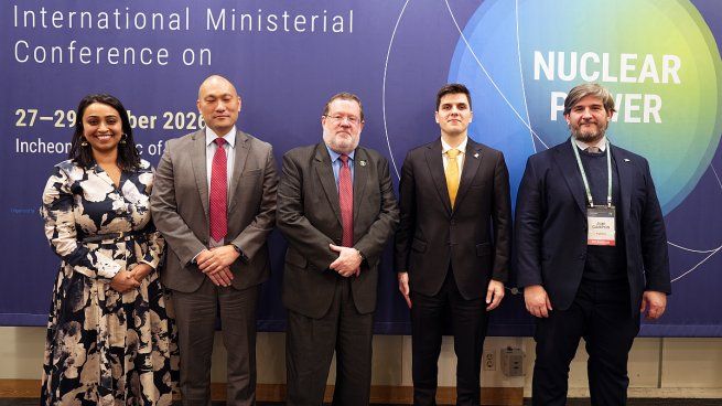 El secretario de Asuntos Nucleares, Federico Ramos Napoli, y Juan Martín Campos, presidente de Nucleoeléctrica, encabezaron la delegación en Corea.﻿
