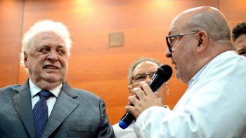Alberto Maceira, director del Hospital Posadas, cuando Ginés González García le tomó juramento.