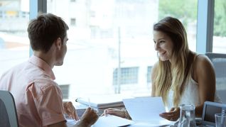 Cuatro días de trabajo y tres de descanso, la semana laboral que se ensaya en decenas de países