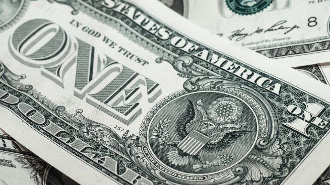 El súper dólar salta a máximos de 6 semanas ante el riesgo de default de EEUU.