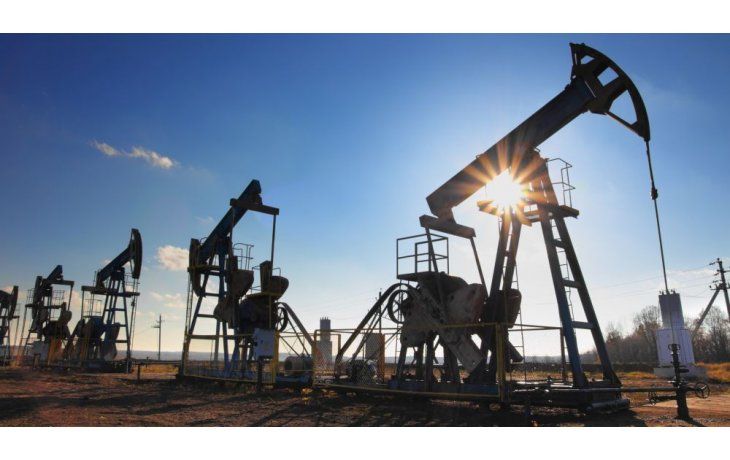 El petróleo se derrumbó un 2,5% a u$s 47,59