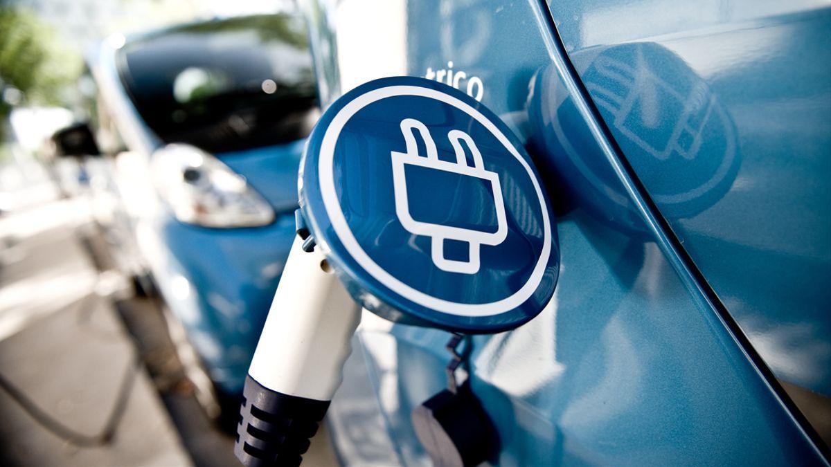 Hybrid vehicle sales in 2021 equal those of diesel for the first time in Europe