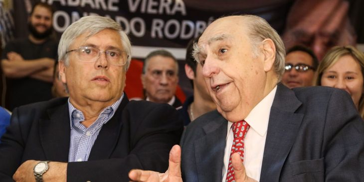 Former Uruguayan president Julio María Sanguinetti left the leadership of the Colorado Party and will support the pre-candidacy of Tabaré Viera. Former Uruguayan president Julio María Sanguinetti left the leadership of the Colorado Party and will support the pre-candidacy of Tabaré Viera.