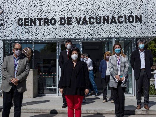 La ministra de Salud Carla Vizzotti lanzó la campaña de vacunación antigripal en el Hospital Garrahan.&nbsp;
