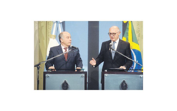 ámbito.com | Los cancilleres Mauro Vieira y Héctor Timerman se reunieron ayer para avanzar en el tratamiento de una agenda bilateral con temas que preocupan en la relación comercial. Seguirán encuentros técnicos.