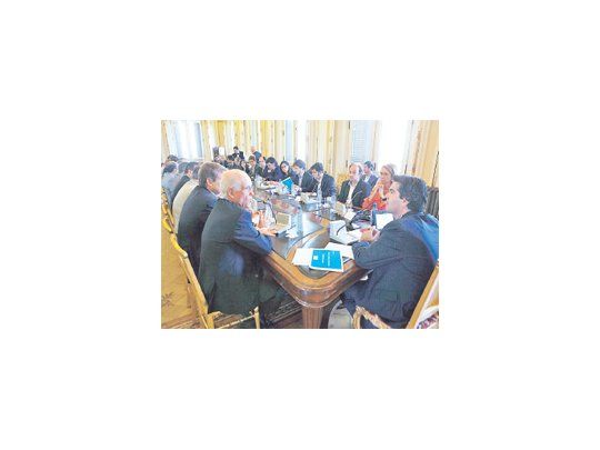 El jefe de Gabinete, Jorge Capitanich, se reunió ayer con representantes de la “cadena de valor” de sectores de bienes de capital, electrodomésticos y turismo. Volverán a encontrarse en febrero.