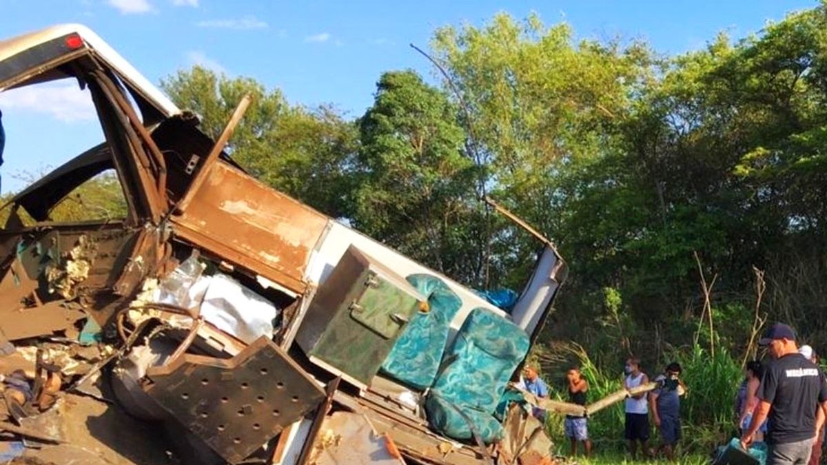 Brasil: al menos 40 muertos en un accidente entre un camión y un ómnibus