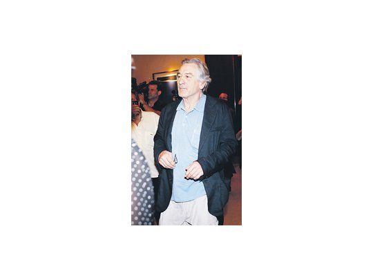 Robert De Niro, que presidirá el Gran Jurado de esta edición, llegó ayer al suntuoso hotel Martinez sobre la Croisette de Cannes.
