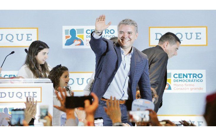 ámbito.com | ABANDERADO. Iván Duque, el candidato presidencial de la derecha colombiana, pretende modificar aspectos centrales del acuerdo con las FARC.