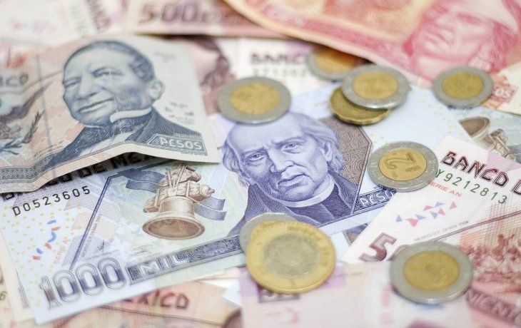 El peso mexicano se apreció este martes revirtiendo sus pérdidas iniciales.