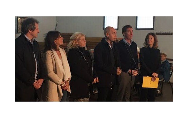 Horacio Rodríguez Larreta encabezó un operativo de vacunación en el barrio de Villa Luro.