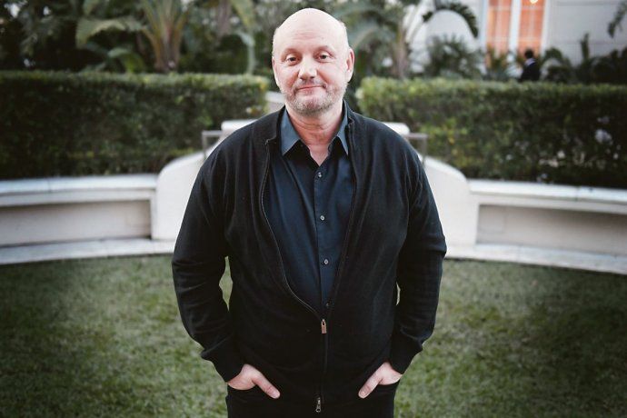 La reconstrucción del teatro, que llevó a cabo 100 Bares Producciones, cuyo principal accionista es Juan José Campanella, demandó una inversión que osciló los $600 millones.