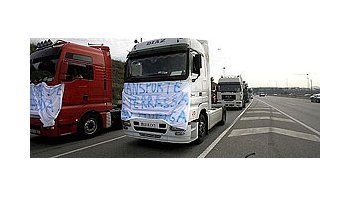 España teme desabastecimiento de alimentos y combustibles por una huelga de camioneros