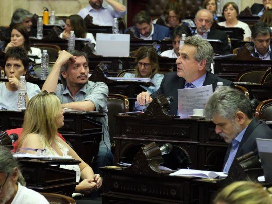 Diputados aprobó un proyecto de Rossi para reequipar a las FFAA.