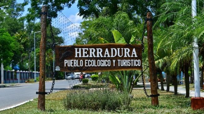 Herradura se encuentra al sureste de la ciudad de Formosa.