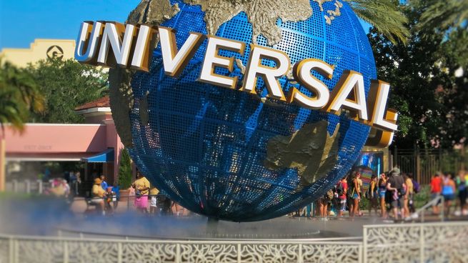Además de su parque temático, Universal Group tiene la discográfica más grande del mundo.
