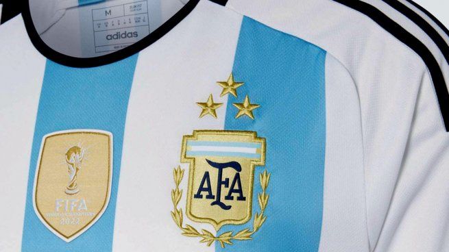 La más deseada. Camiseta argentina con las 3 estrellas de campeón del mundo.