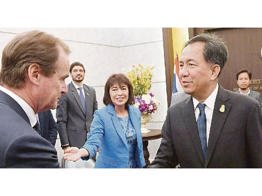 Trato. Gustavo Bordet cerró un acuerdo clave con el ministro de Agricultura de Tailandia, Grisada Boonrach.
