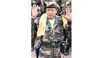 «Tirofijo» hizo sobrevivir a las FARC tras el fin de la Guerra Fría, pero al precio de perpetuar un conflicto sangriento; el narcotráfico y los secuestros extorsivos fueron sus fuentes de financiación preferidas.