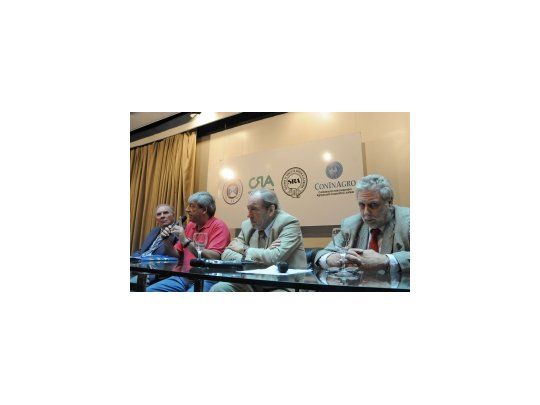 Carlos Garetto, Eduardo Bussi, Hugo Biolcati, y Mario Llambías.