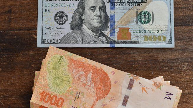 Las tasas volaron por la salida desordenada de las LEFIs y el dólar está presionado por la demanda pre-electoral.