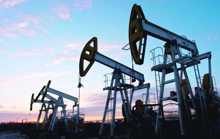 el petroleo bajo por mal dato de inflacion en eeuu, que genero temores sobre demanda
