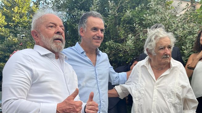 El presidente de Brasil, Lula da Silva, fue uno de los primeros referentes regionales en felicitar a Yamandú Orsi.