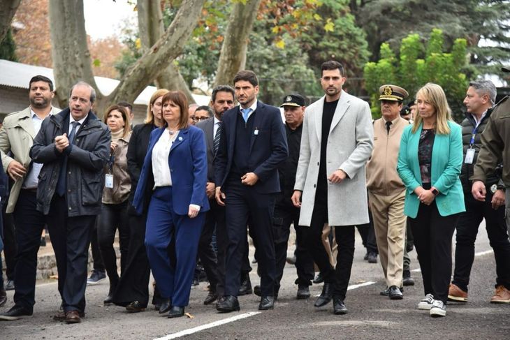 Pullaro y Bullrich caminando las calles de Rosario. Pullaro y Bullrich caminando las calles de Rosario. 