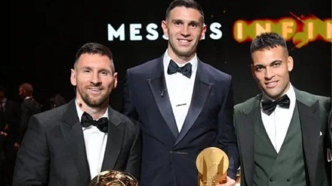 Lionel Messi, Lautaro Martínez y Emiliano Dibu Martínez.png