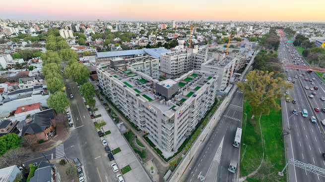 El edificio MilAires, ubicado en Devoto, es uno de los más importantes de la empresa. 