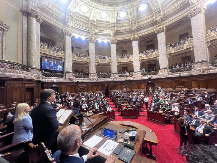 Legisladores y dirigentes de todos los partidos políticos reaccionaron al discurso del presidente Luis Lacalle Pou en el Parlamento uruguayo. Legisladores y dirigentes de todos los partidos políticos reaccionaron al discurso del presidente Luis Lacalle Pou en el Parlamento uruguayo.