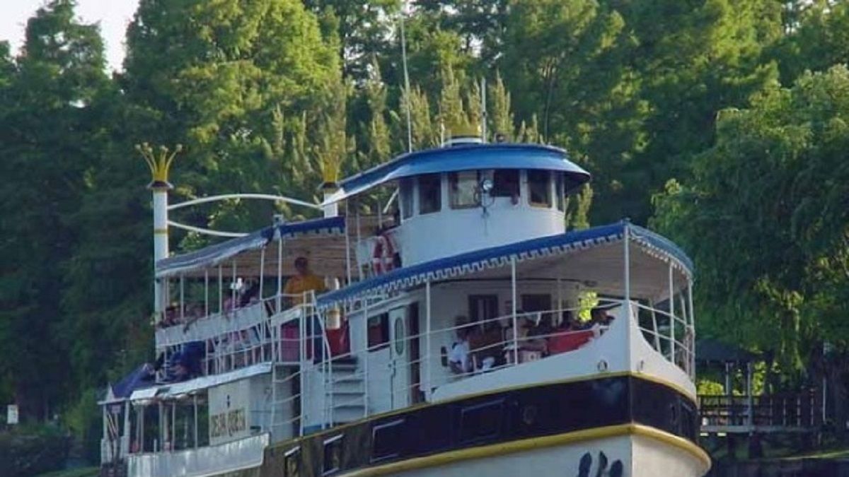 Rosario: from the New River Terminal there will be transfers, guided tours, excursions and lunches on the islands
