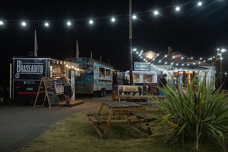 Polo gastronómico en Punta Mogotes, Mar del Plata.
