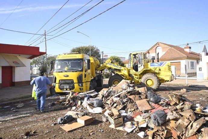 Siguen los trabajos de recuperación de la ciudad tras el temporal.