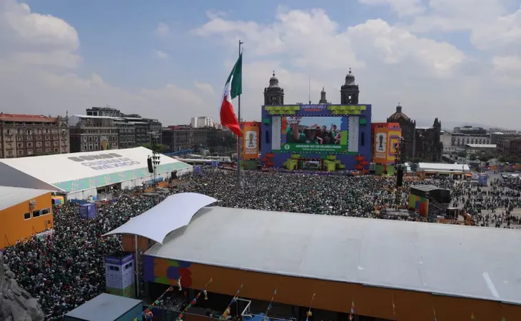 El Fan Fest del Zócalo CDMX. El Fan Fest del Zócalo CDMX.