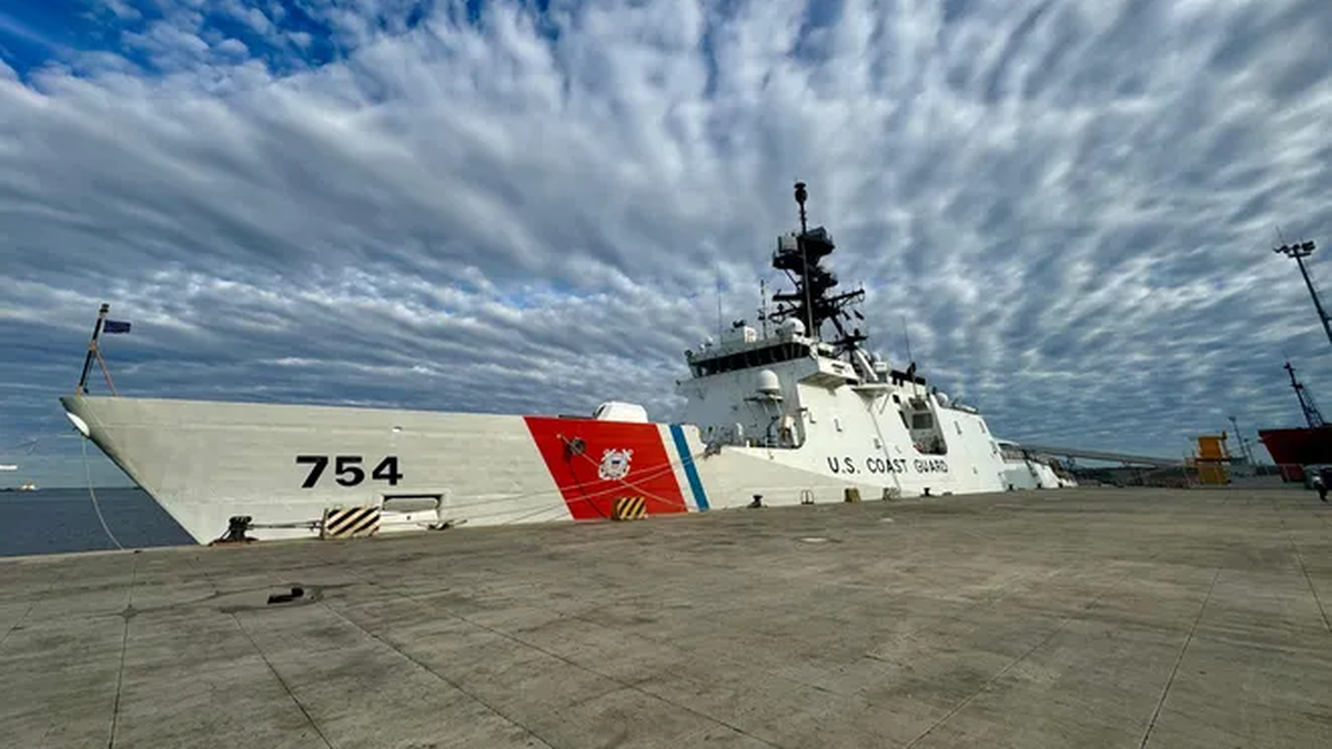 Controversy and calls for resignation over the entry of the American ship