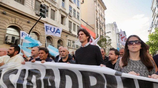 Lousteau participó de la marcha universitaria.&nbsp;