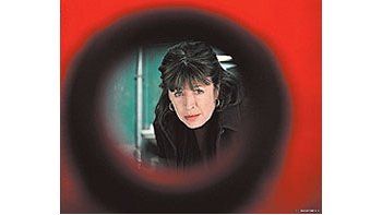 ámbito.com | Marianne Faithfull interpreta, en «Irina Palm», a una recatadaseñora londinense que encuentra un trabajo algoinusitado para sus costumbres.