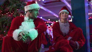 Un robo muy navideño se suma al catálogo de producciones navideñas de Netflix, junto a una película protagonizada por Alicia Silverstone. 