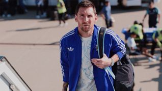 Lionel Messi rumbo a Atlanta donde Argentina jugará la semifinal frente a Inglaterra. Lionel Messi rumbo a Atlanta donde Argentina jugará la semifinal frente a Inglaterra.