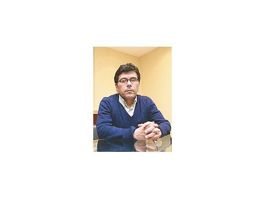 El director Juan Carlos Fontana explica que los horrores quecuenta «Slaughter» sirven para advertir que «convivimoscon una violencia que va a terminar por destruir la especiesi no nos preguntamos qué hacer con eso».