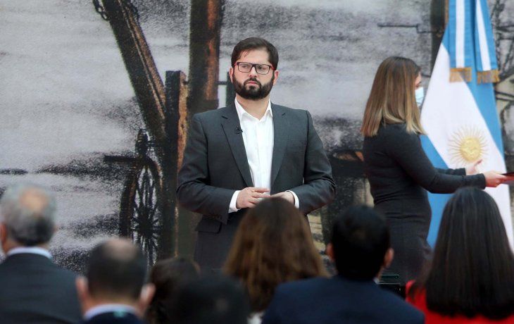 Boric pide acuerdos más amplios para aprobar la nueva Constitución en Chile
