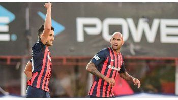 San Lorenzo hizo la diferencia, resistió y acecha a Boca